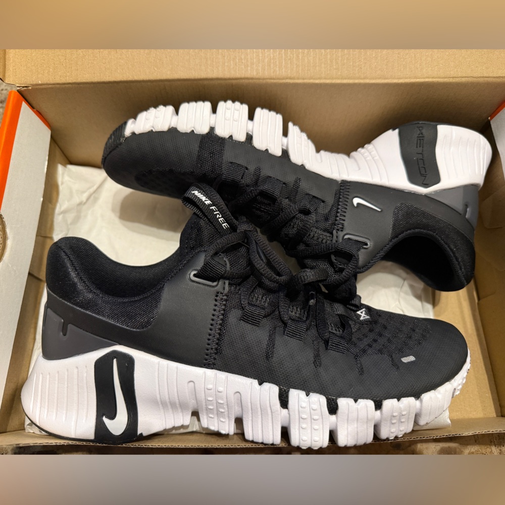 Nike Black and White Flex Athletic Shoes